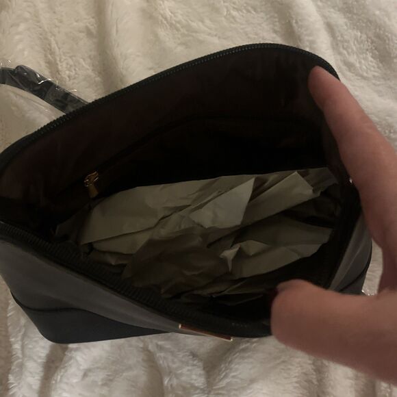 Lovevook Women’s Black Crossbody Shoulder Bag Purse Handbag Gold Hardware - Picture 4 of 4